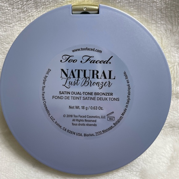 Too faced Natural Lust Bronzer ☀️😍 - Picture 6 of 10